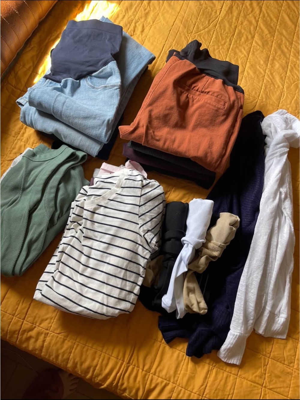 Women’s Maternity Clothing Bundle – Size Medium / Size 8